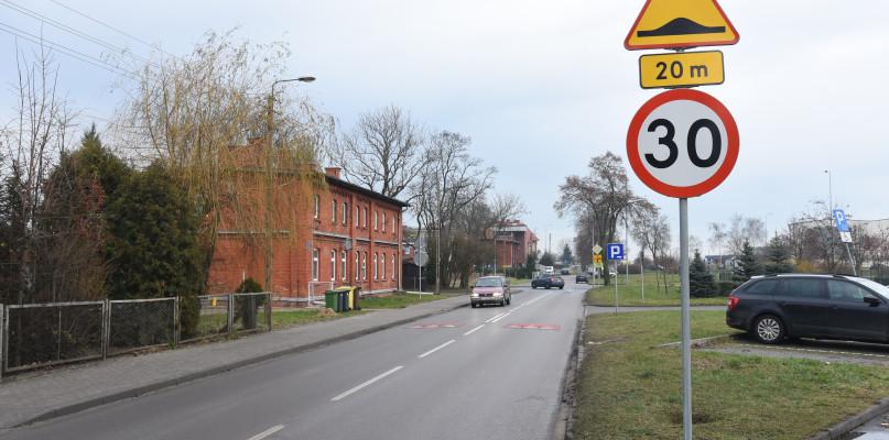 Na Ceynowy są progi zwalniające