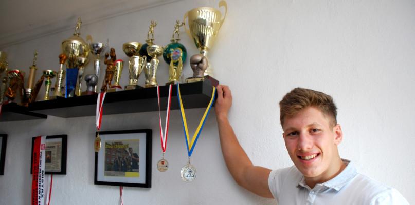 Boks. Piotr Szczukowski odpadł w ćwierćfinale młodzieżowych MP