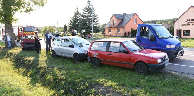 Kolizja trzech aut w Łęgu