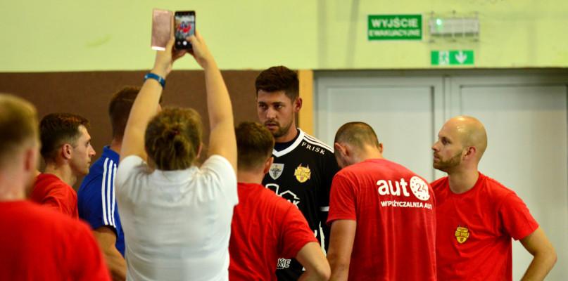 Red Devils zaczyna dziesiąty sezon w elicie. Gwiazda na początek