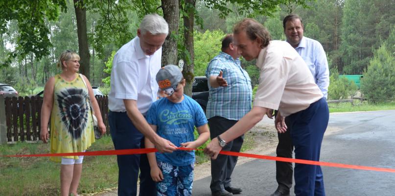 Oficjalne otwarcie drogi asfaltowej w Łukowie (GALERIA)