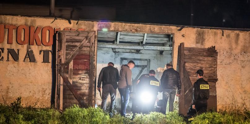 Kryminalni przez całą noc zbierali ślady (GALERIA)