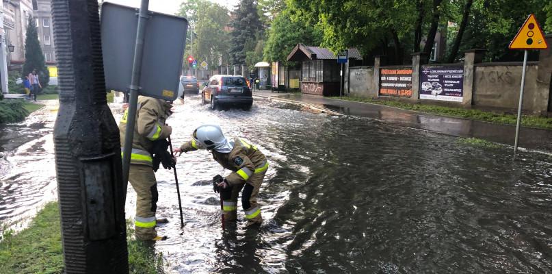 Ulewa w Chojnicach. Zalanych było wiele ulic (GALERIA ZDJĘĆ)