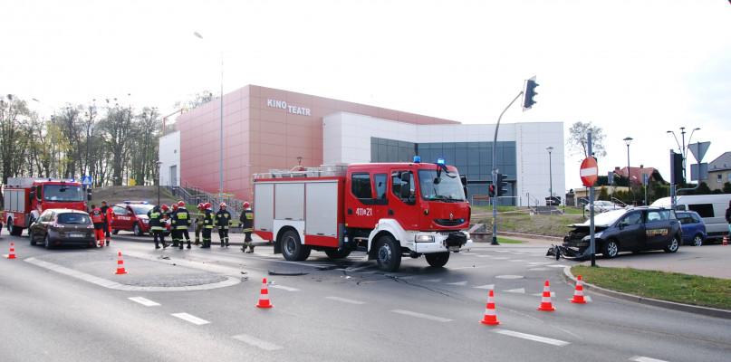 Zderzenie taksówki i osobówki w Chojnicach (FOTO)