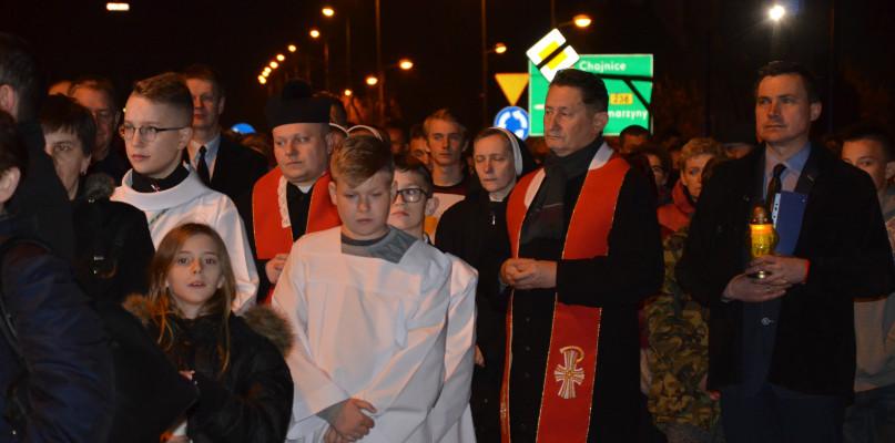 Droga krzyżowa ulicami Brus (GALERIA)