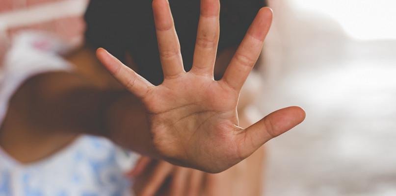 Kolejne molestowanie w rodzinie zastępczej?