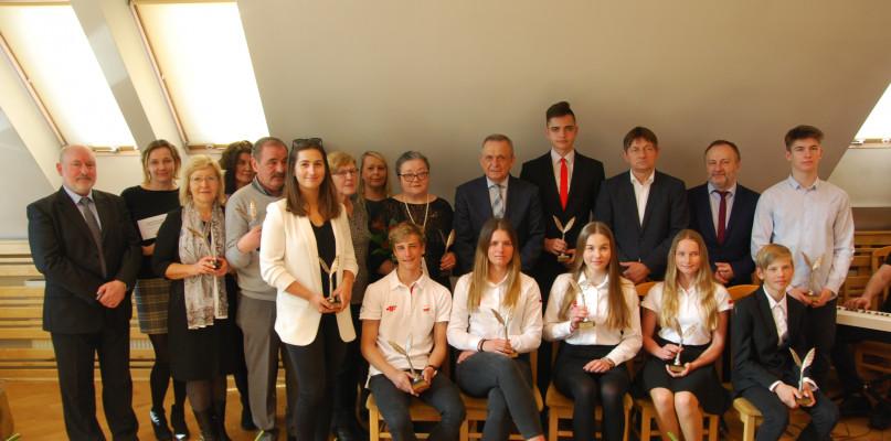 Wójt wręczył nagrody sportowcom i działaczom kultury