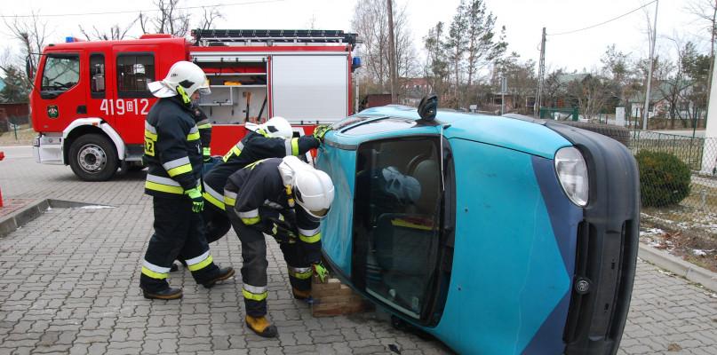 Ćwiczenia strażaków z OSP w Rytlu (FOTO)