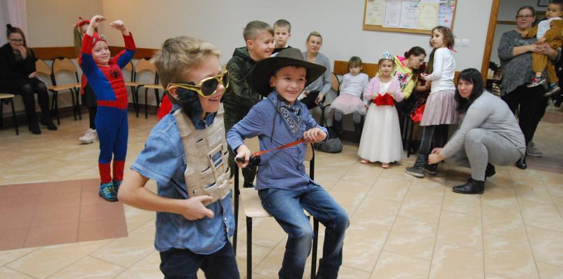 Bal przebierańców i Mikołaj w Krojantach (FOTO)