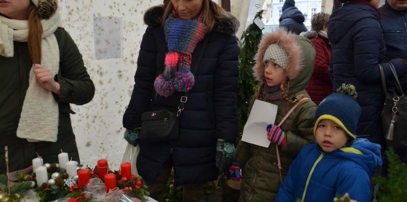 Są bombki, wypieki i swojskie wędliny