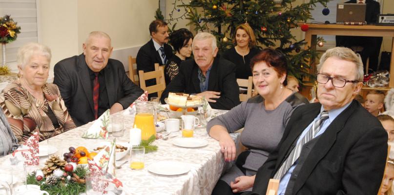 Opłatek dla seniorów w Zalesiu (GALERIA)