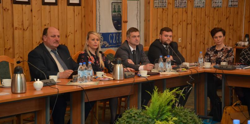 W Czersku o jedną komisję więcej