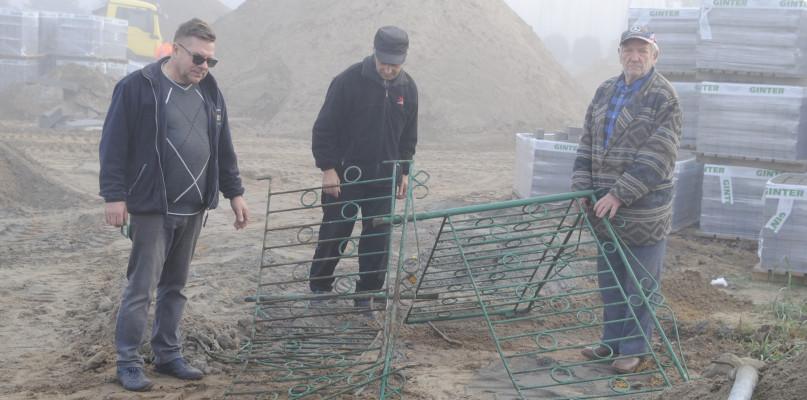 Budowlańcy zniszczyli krzyż (FOTO)
