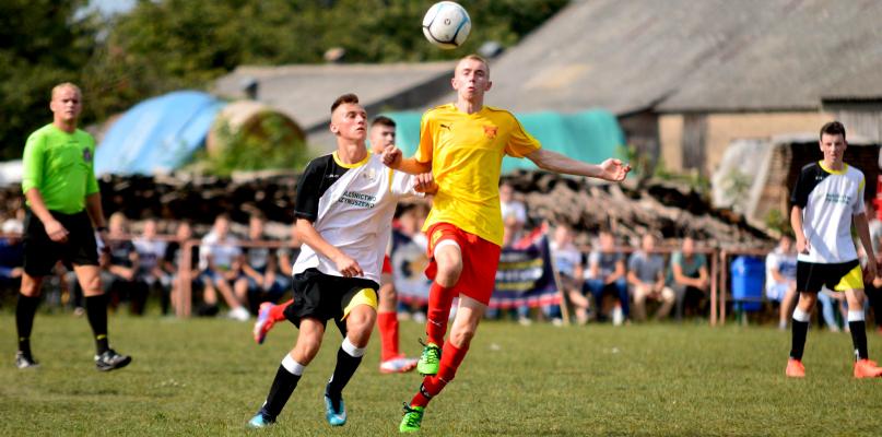 Grała B-klasa. Orkan Huta wygrał derby z Gromem (GALERIA ZDJĘĆ)