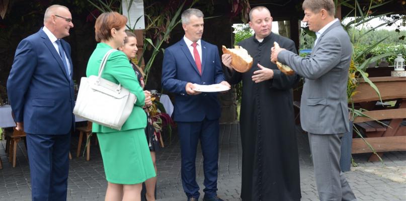 Mieszkańcy bawili się na dożynkach w Ogorzelinach (FOTO)