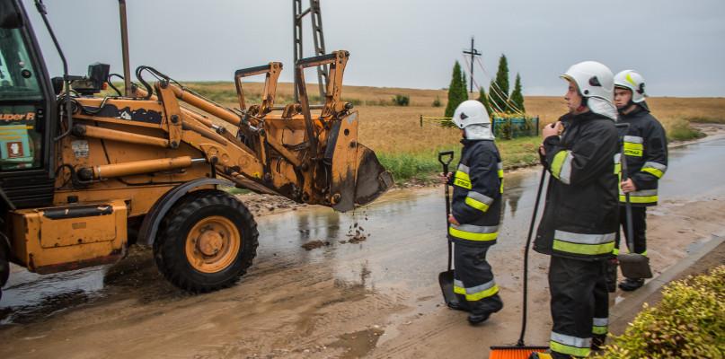 Deszcz zalał ulice i posesje w gminie Chojnice (FOTO) 