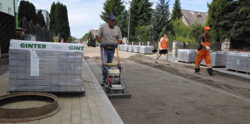 Trwa budowa ulic Truskawkowej i Morelowej (FOTO)