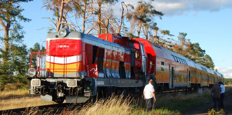 Maszyna leśna uderzyła w pociąg pod Rytlem (FOTO)