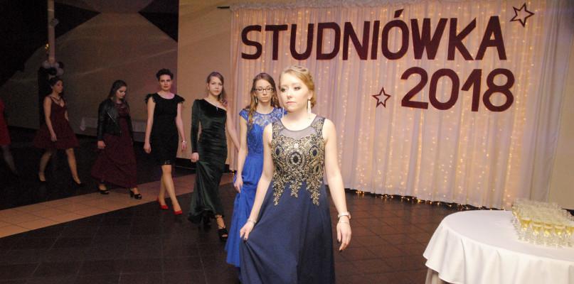 Studniówka uczniów Technikum Mundurowego (GALERIA)