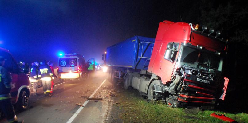 Zderzenie ciężarówki i hyundaia pod Czerskiem