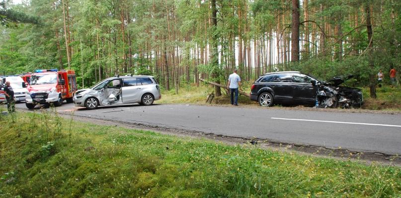 Zderzenie audi i citroena na drodze z Czerska do Śliwic