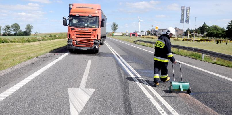 Kolizja dwóch tirów na obwodnicy Chojnic (GALERIA)