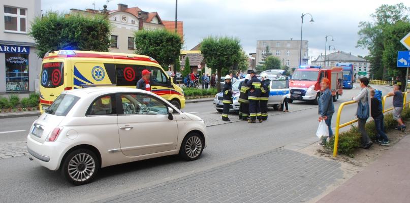 Potrącenie w centrum Czerska. Poszkodowanego zabrał helikopter