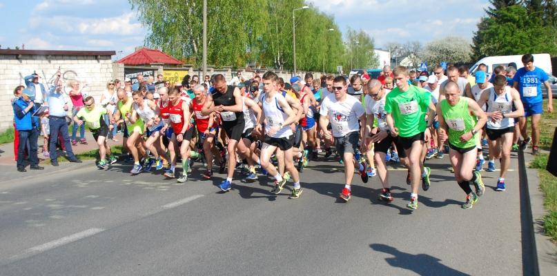 Ponad sto osób na starcie XXXIII Chojnickich Biegów Strażackich