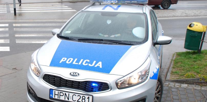 Policja szuka świadków potrącenia kobiety w centrum Czerska