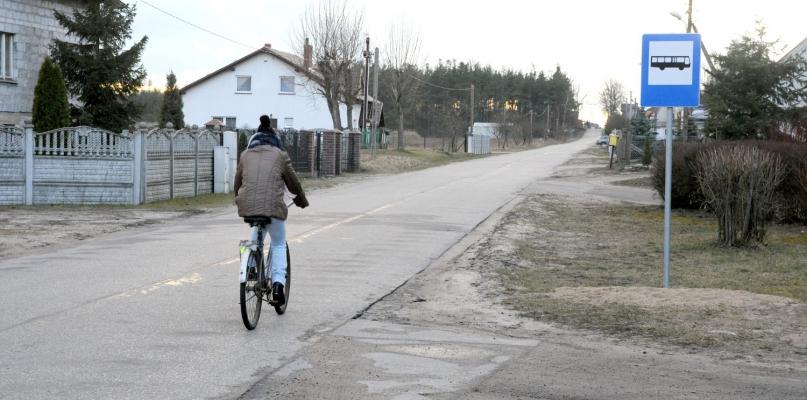Mieszkańcy chcą modernizacji drogi powiatowej przez Złe Mięso