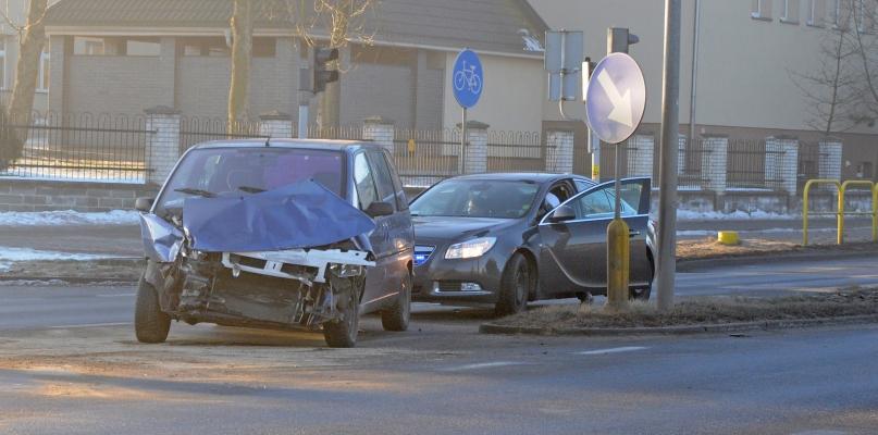 Zderzenie dwóch samochodów na Kościerskiej w Chojnicach (FOTO)
