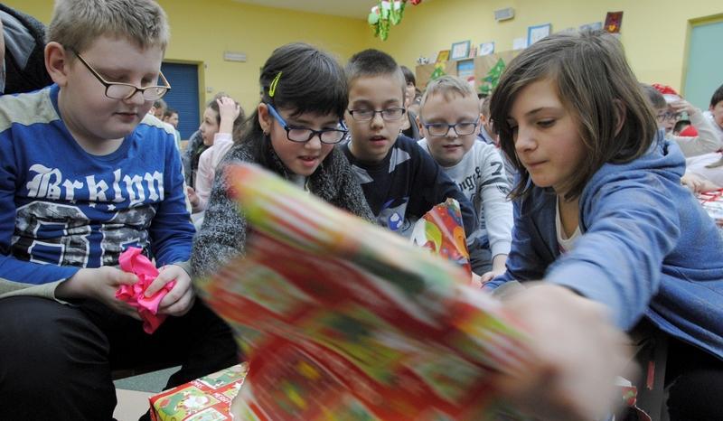 Mikołaj przywiózł prezenty do ZSS (GALERIA)