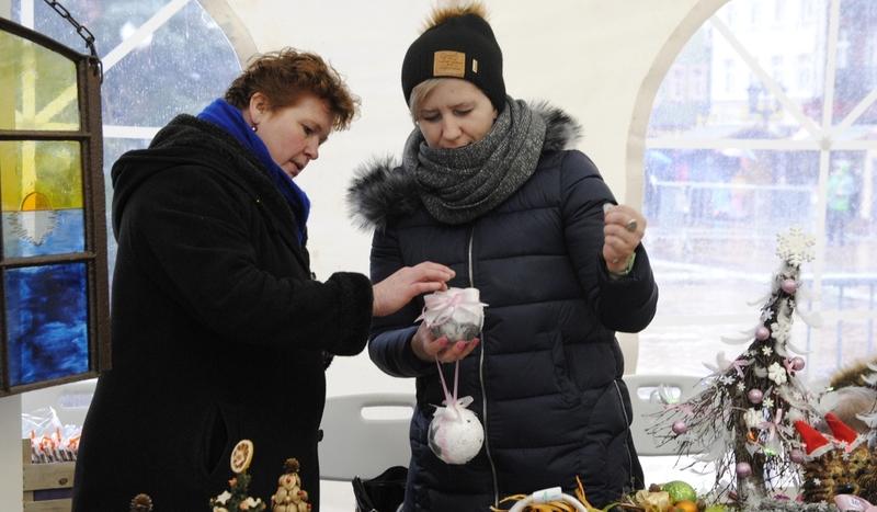 Świąteczny jarmark w Chojnicach (GALERIA)