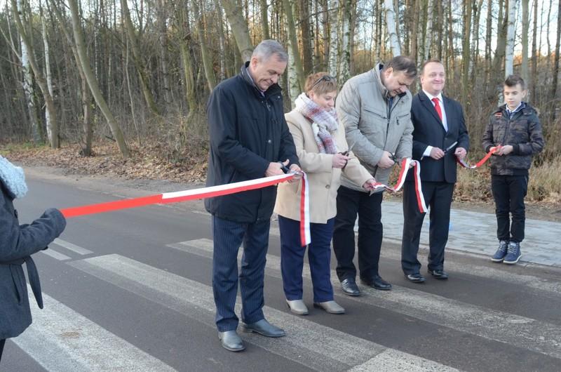 Wstęga przecięta, droga między Powałkami a Kłodawą otwarta (GALERIA)