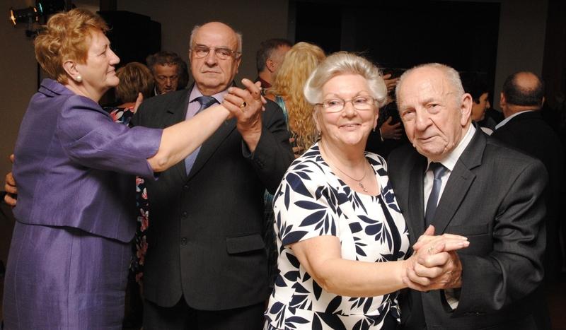 Tańczący seniorzy w Chojnicach (GALERIA)