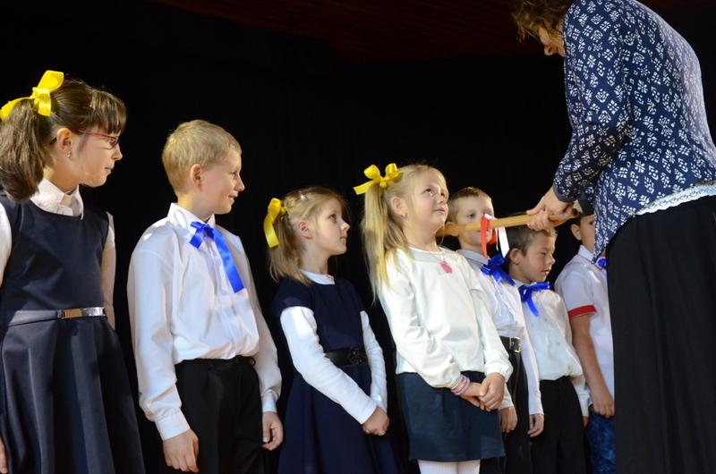 Pasowanie pierwszaków z Konarzyn (GALERIA)