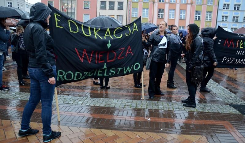 Czarny protest w Chojnicach (GALERIA)