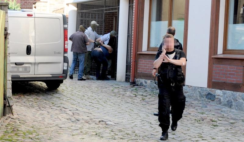 Chojniczanin zatrzymany. Akcja CBŚP w centrum miasta (FOTO)