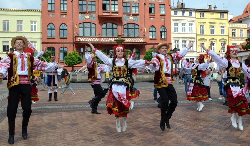 Zaczął się festiwal folkloru
