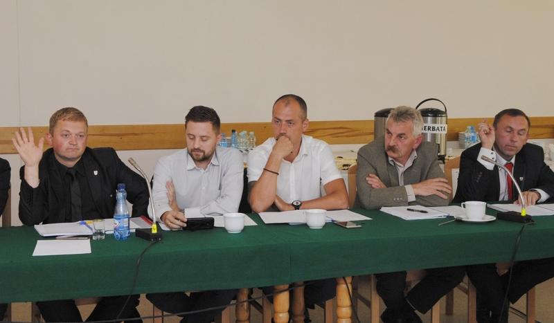 Chore koty wałęsają się po Męcikale
