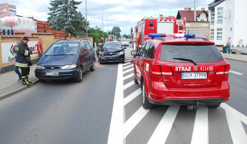 Toyota uderzyła w forda. W samochodzie było dziecko (FOTO)