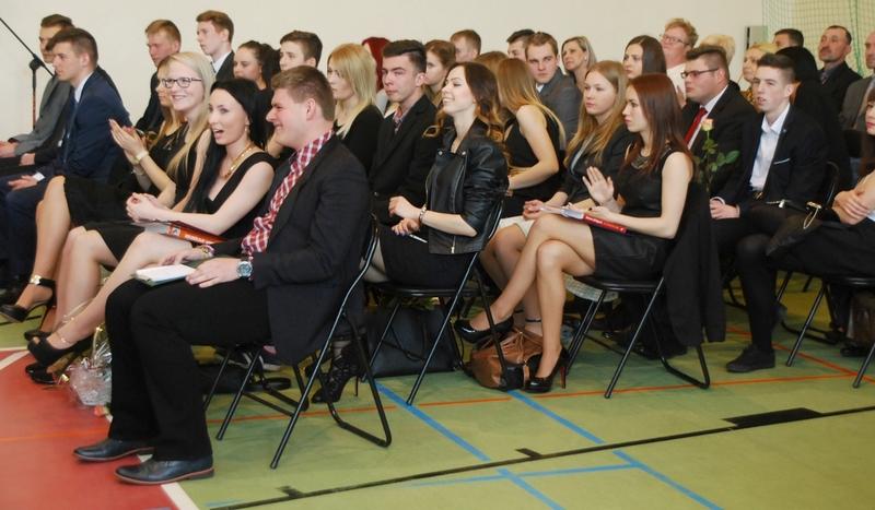 Zespół Szkół Ponadgimnazjalnych nr 1 pożegnał absolwentów (GALERIA)