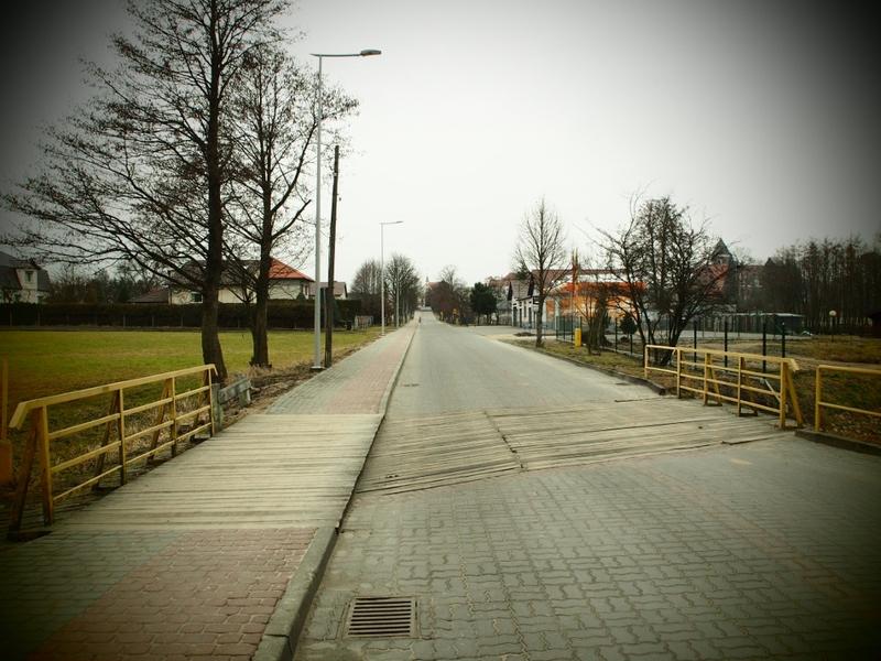 Mostek na alei Tysiąclecia w Czersku w tym roku
