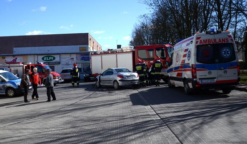 Zderzenie aut niedaleko Lidla przy Bytowskiej (FOTO)