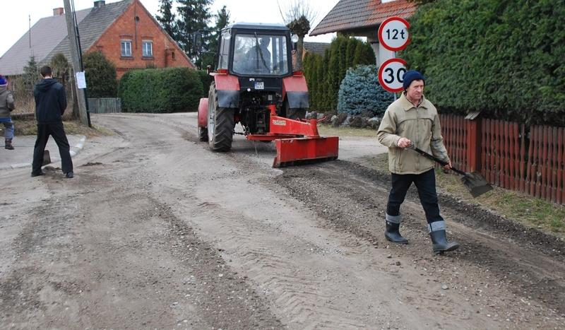 Mieszkańcy Doręgowic porządkowali swoją wieś (FOTO)