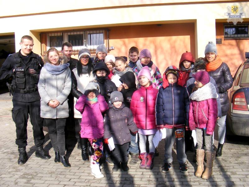 Dzieciaki odwiedziły komisariat w Czersku (FOTO)