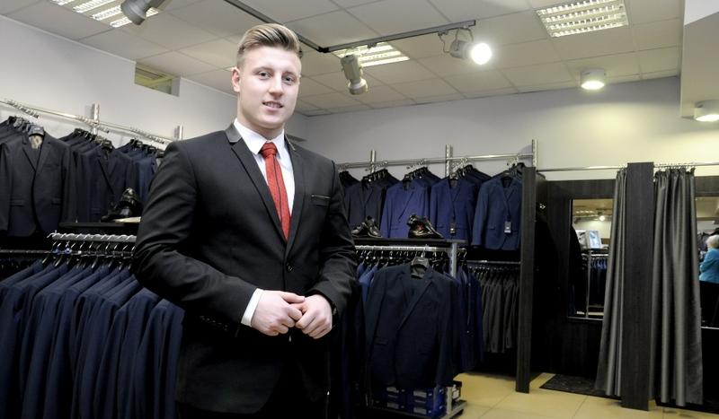 Szymon wybrał garnitur w Dapperze (FOTO)
