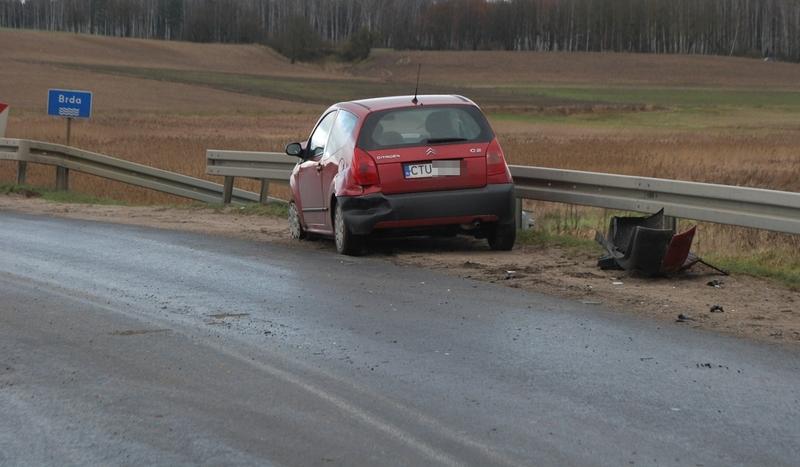 Kolizja na moście w Ciecholewach (FOTO)