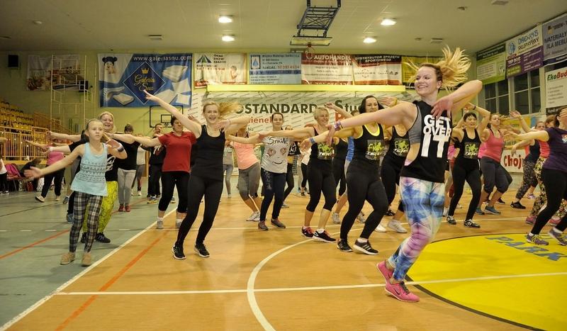 Charytatywna zumba na hali chojnickiego Centrum Parku (GALERIA)