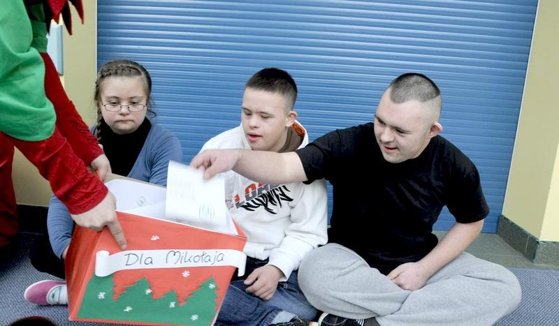 Każdy może zrobić prezent dzieciakom z Chojnic (GALERIA)